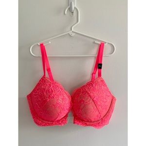 Victoria’s Secret push up bra 34D NWT